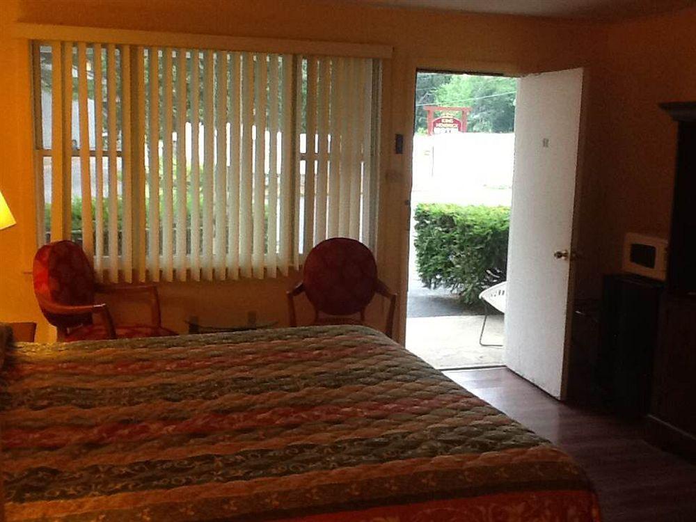 King Hendrick Motel And Suites Lake George Exterior photo